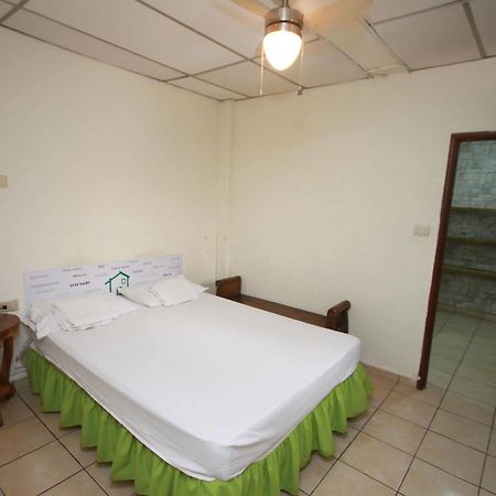 Hostal Casa Verde Santa Ana Luaran gambar