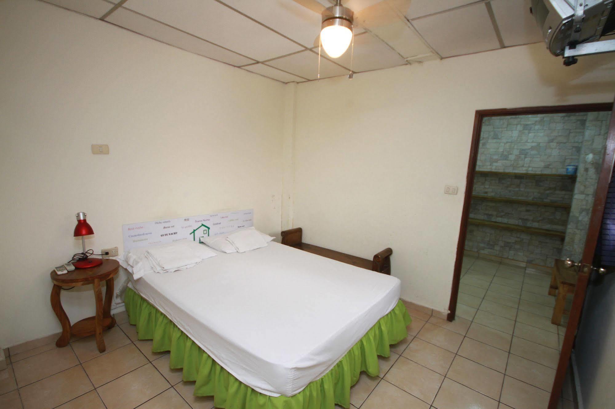 Hostal Casa Verde Santa Ana Luaran gambar
