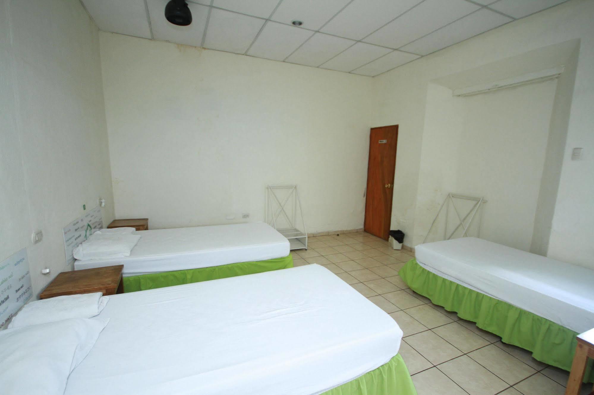 Hostal Casa Verde Santa Ana Luaran gambar